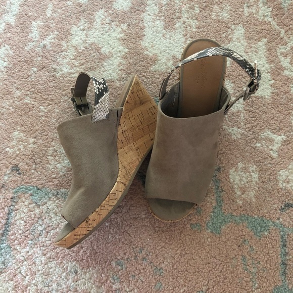 Suede Payton wedge - Picture 1 of 4